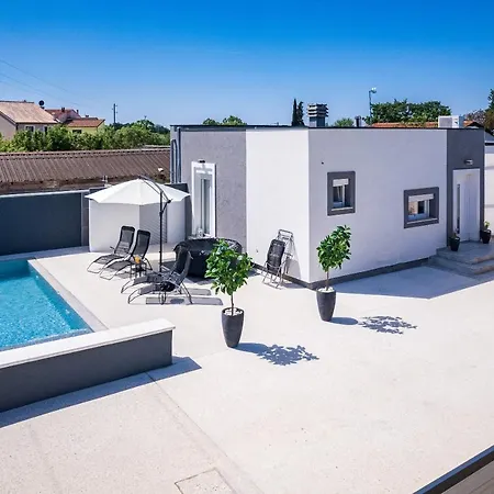 Marsel Villa Mednjan