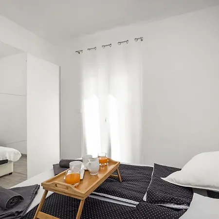 Marsel Villa Mednjan