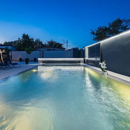 Marsel Villa *