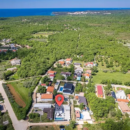 Marsel Villa Mednjan