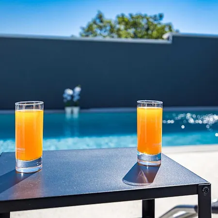 Willa Marsel Mednjan